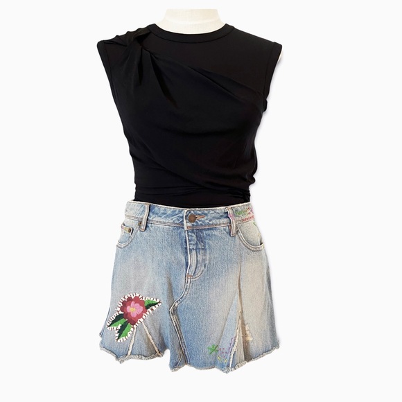 Free People Dresses & Skirts - Vintage Free People Denim Skirt Embroidered Flowers Butterflies Pleats Sz 28